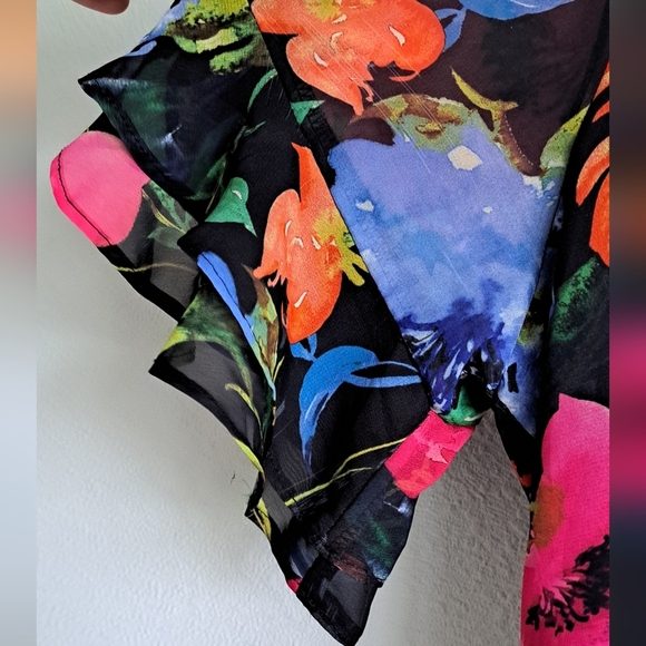 Eci Women's Floral Wrap Top - XL - Picture 4 of 5